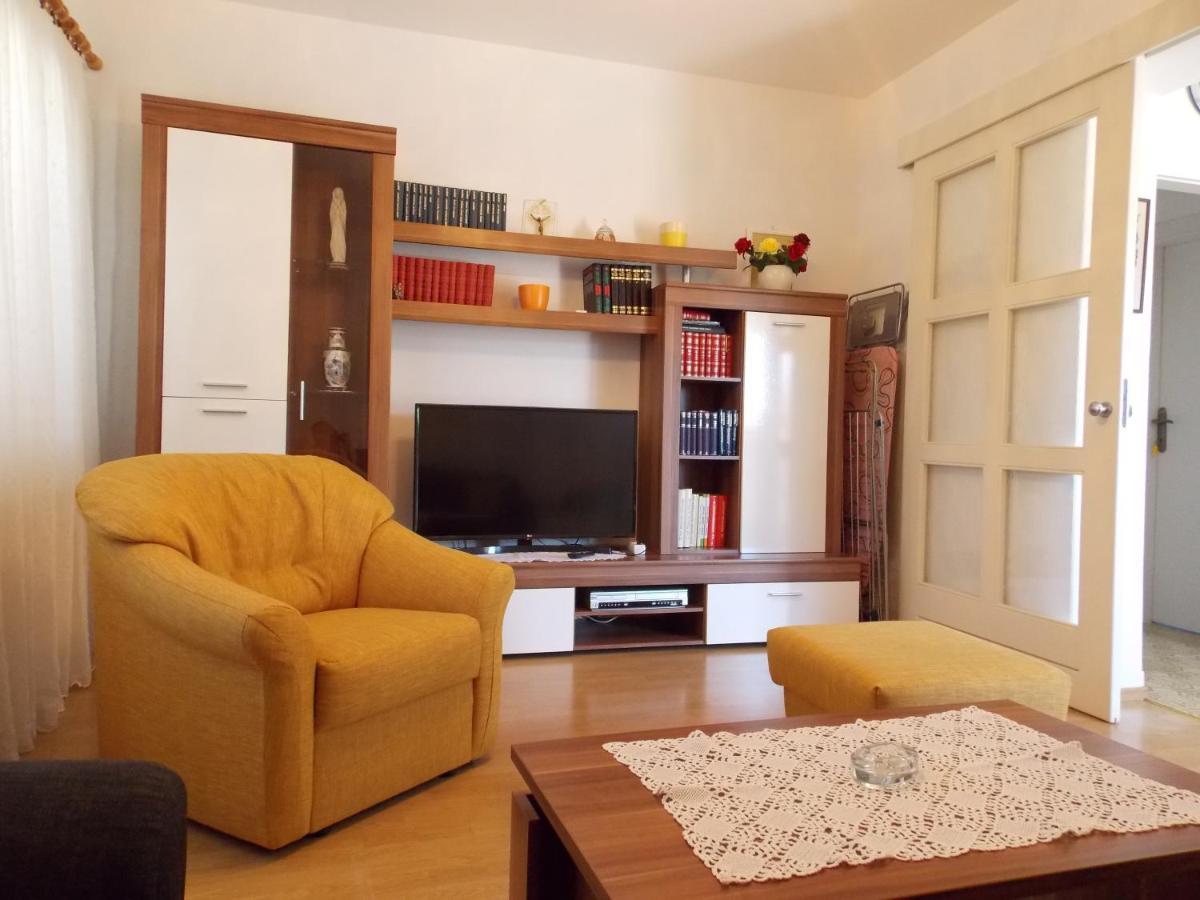 Apartment Sladic นยีวีเซ ภายนอก รูปภาพ